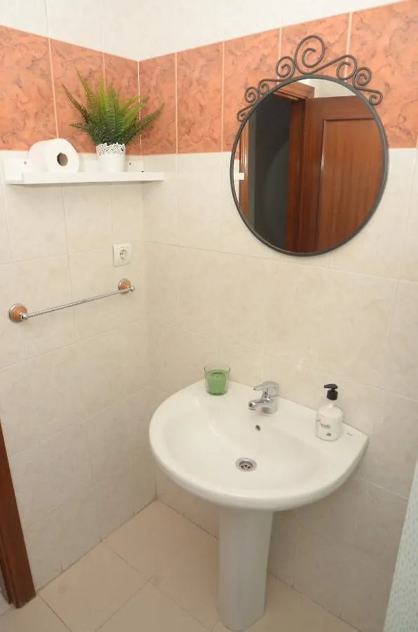 Habitacion Grande Con Terraza Privada, Malaga Centro Homestay