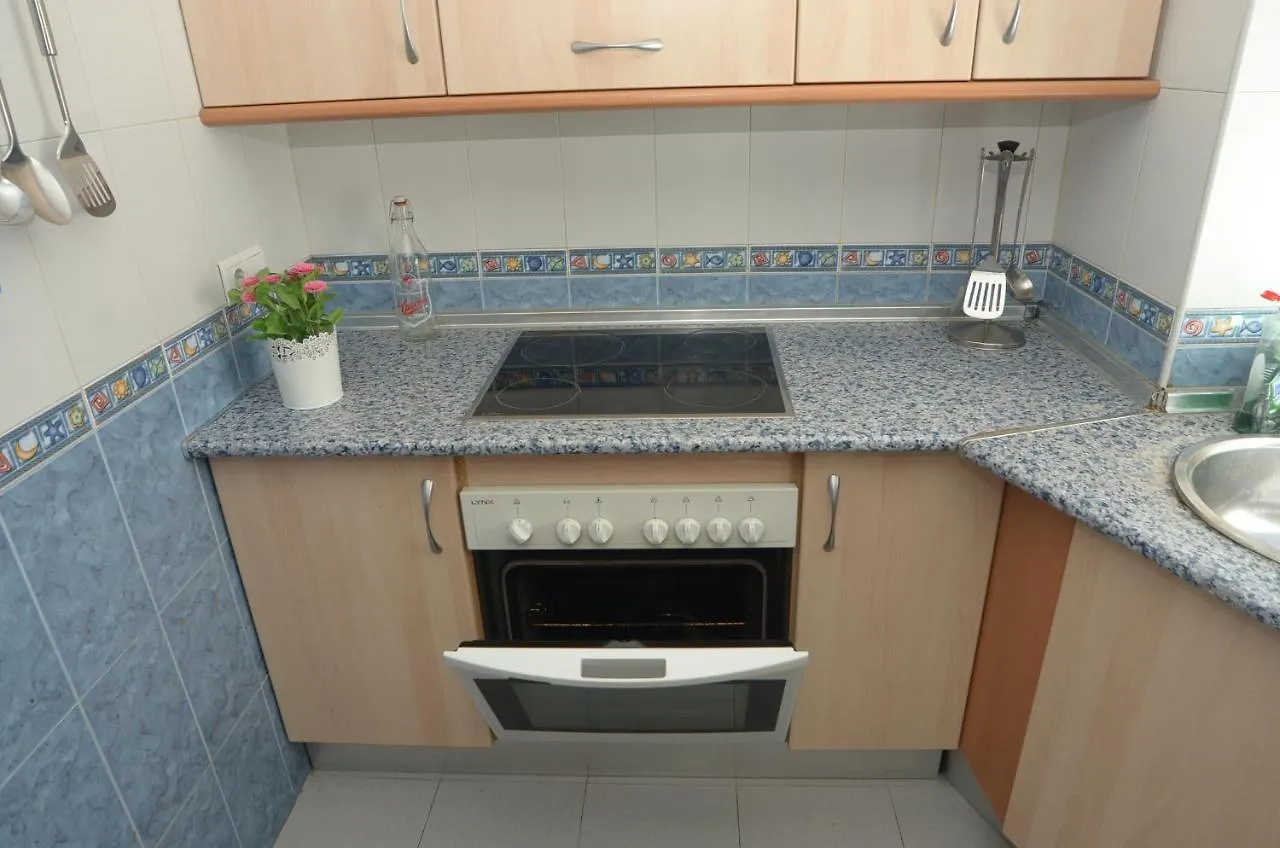 Habitacion Grande Con Terraza Privada, Malaga Centro Homestay