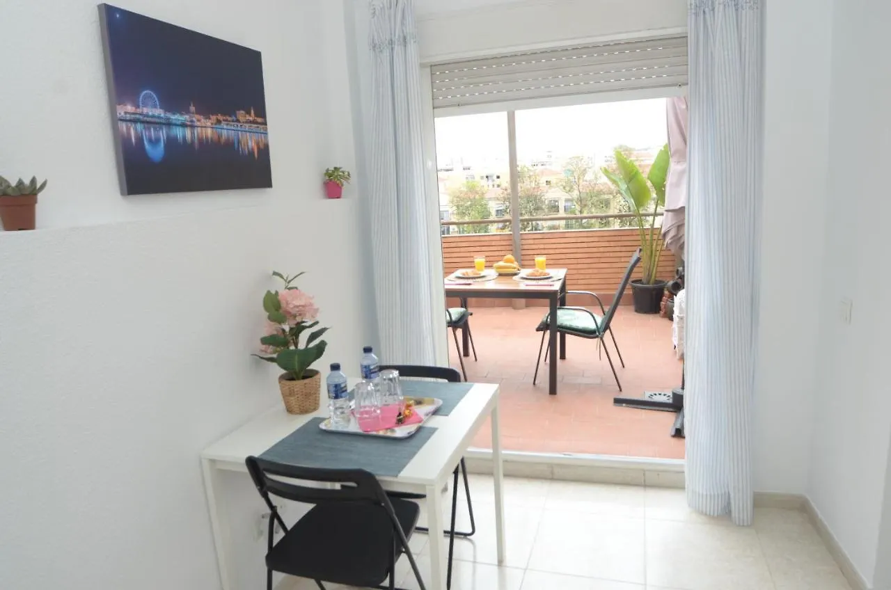 Homestay Habitacion Grande Con Terraza Privada, Malaga Centro
